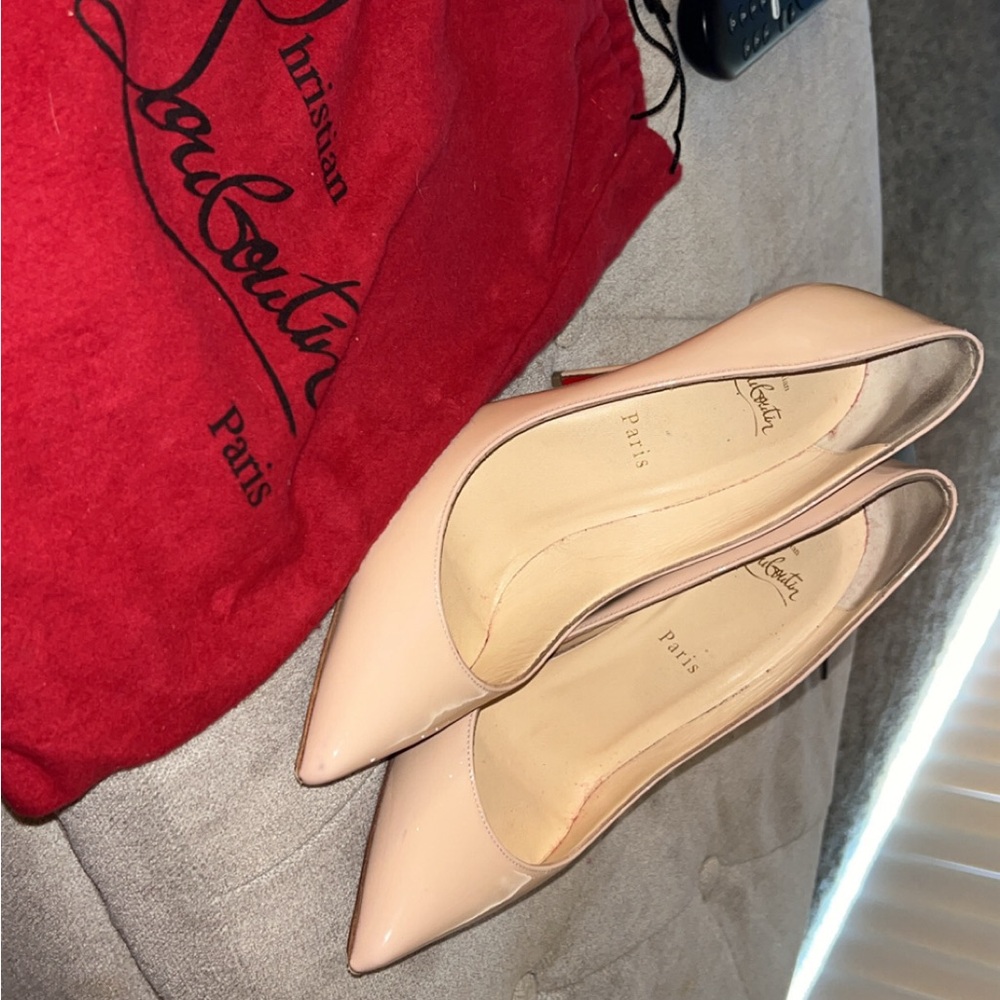 Christian Louboutin Nude Patent Leather Pump Heels - Picture 15 of 15